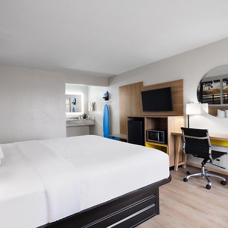 Days-Inn By Wyndham Montgomery I-85 Экстерьер фото