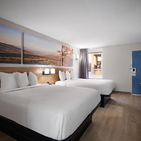 Days-Inn By Wyndham Montgomery I-85 Экстерьер фото