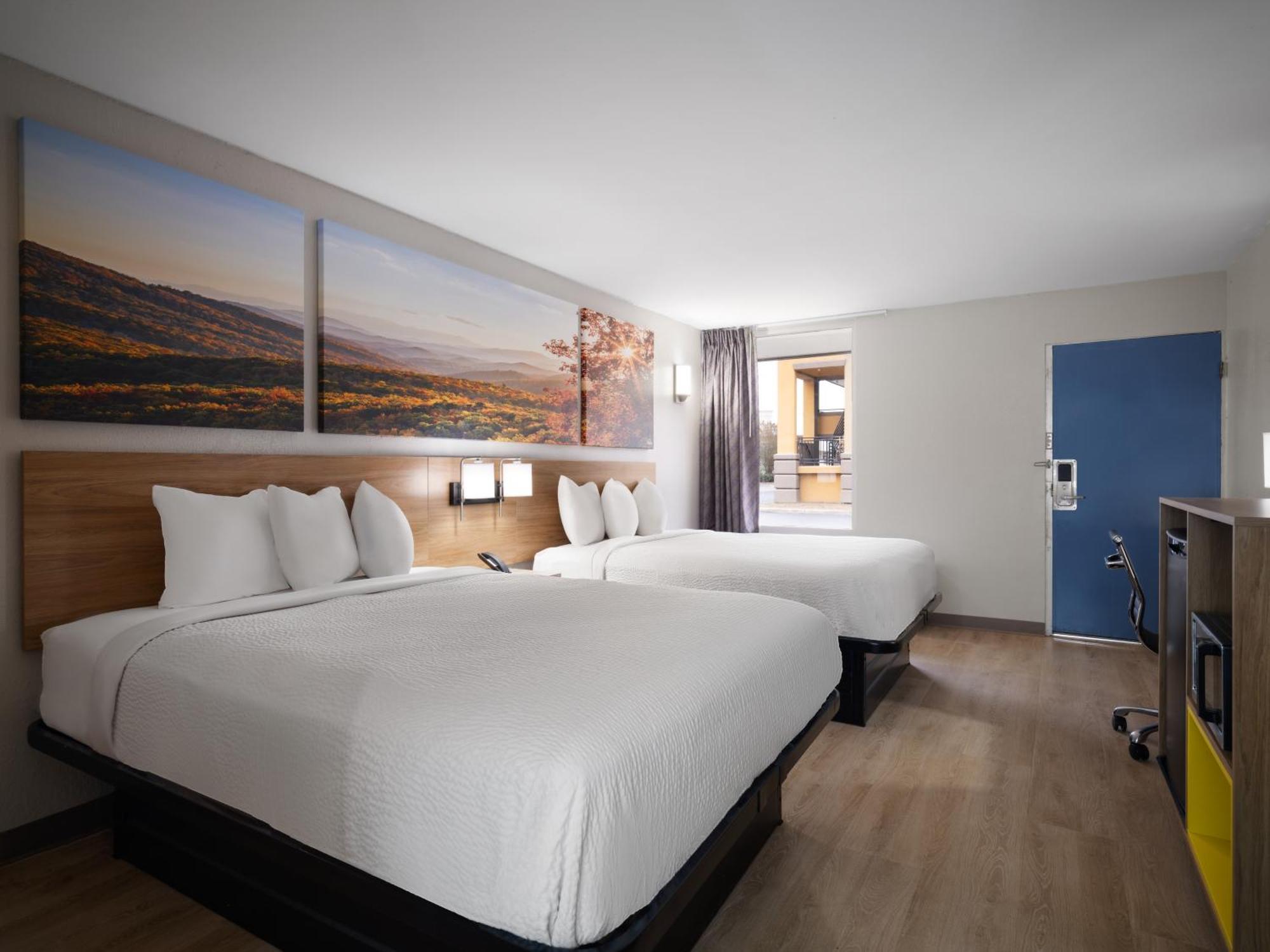 Days-Inn By Wyndham Montgomery I-85 Экстерьер фото