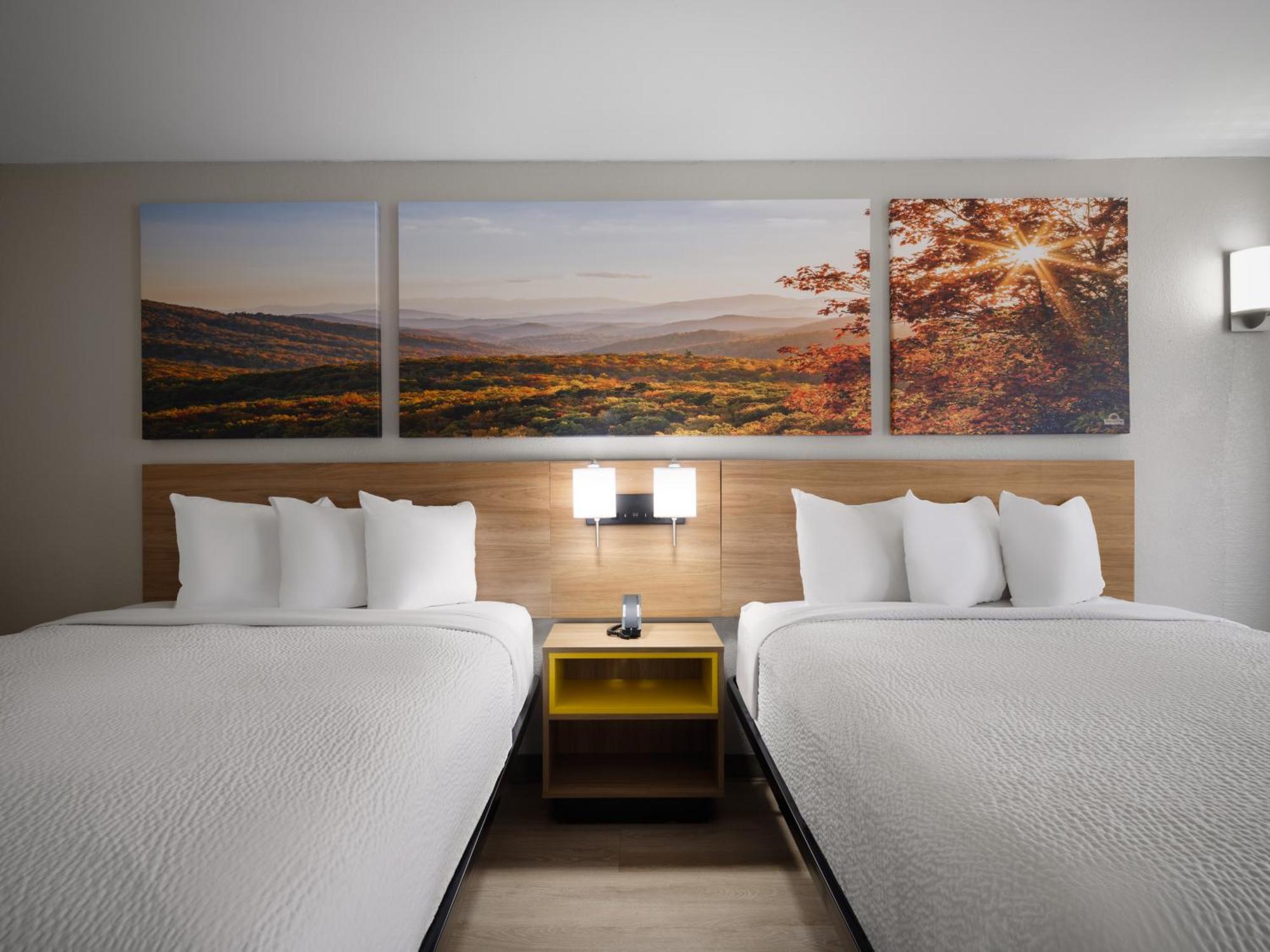 Days-Inn By Wyndham Montgomery I-85 Экстерьер фото