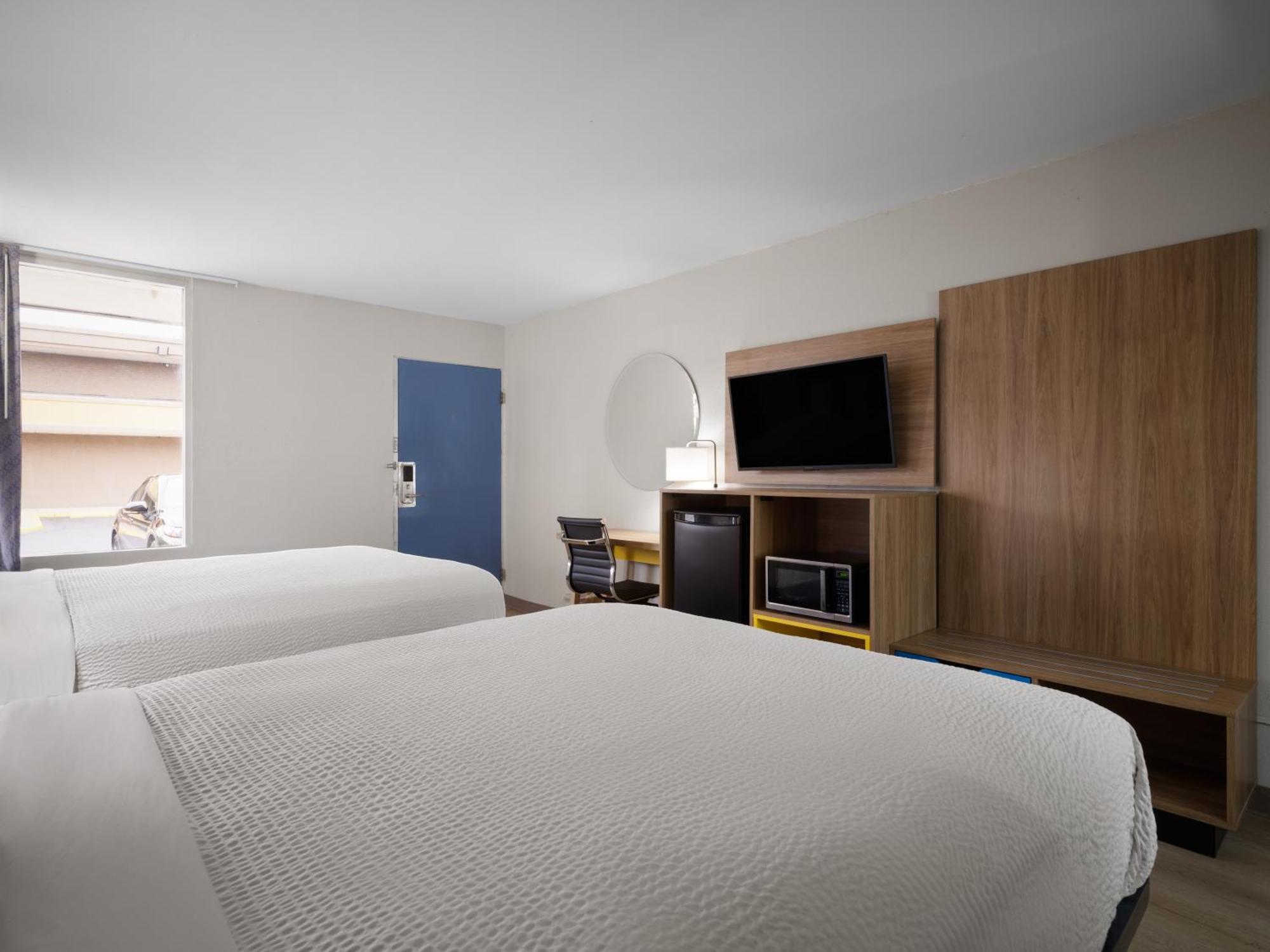 Days-Inn By Wyndham Montgomery I-85 Экстерьер фото