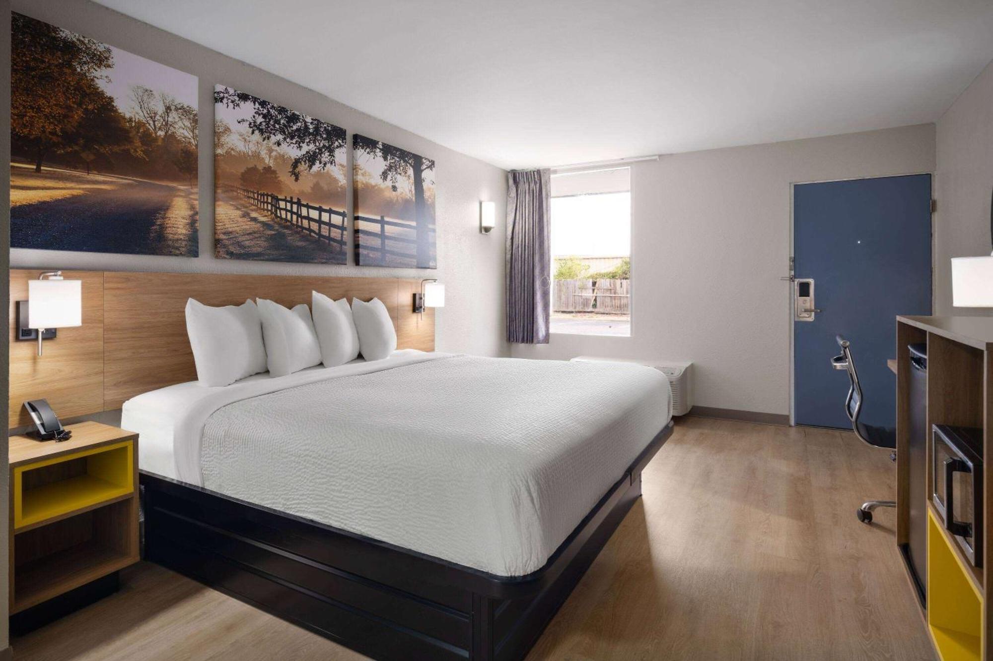 Days-Inn By Wyndham Montgomery I-85 Экстерьер фото