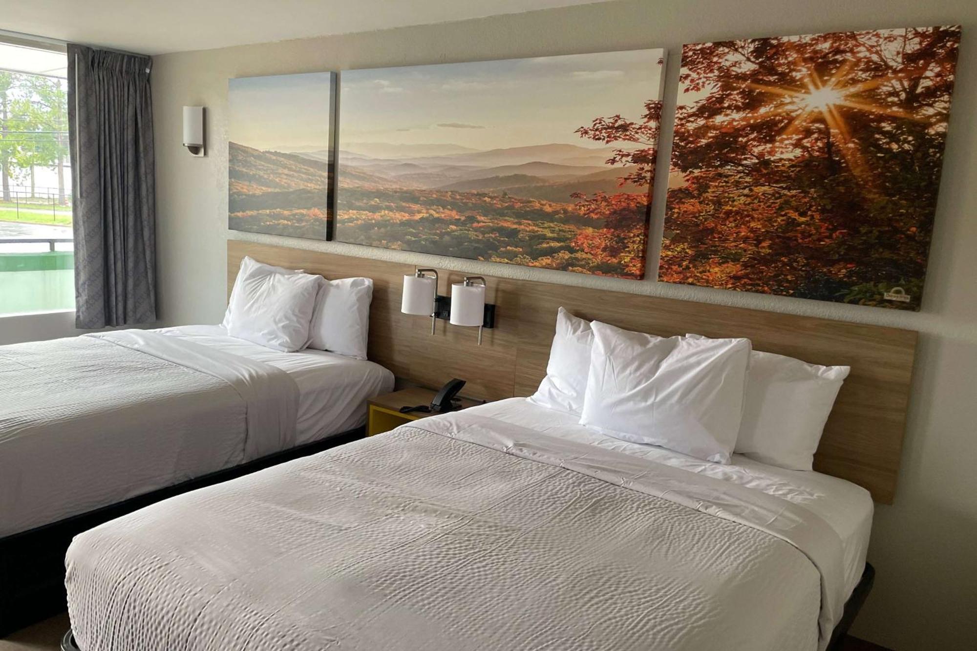 Days-Inn By Wyndham Montgomery I-85 Экстерьер фото